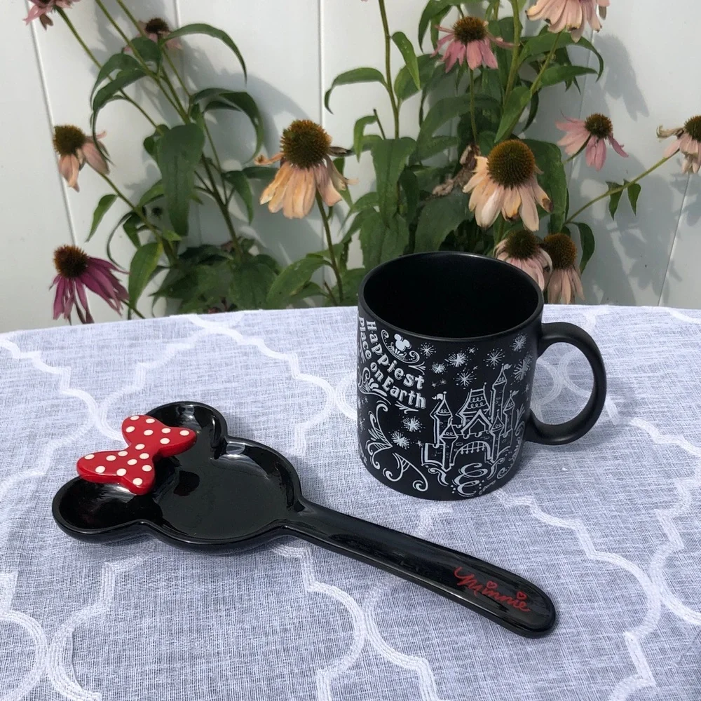 DISNEY ceramic Minnie spoon rest & XL Disney sayings black & white ceramic mug